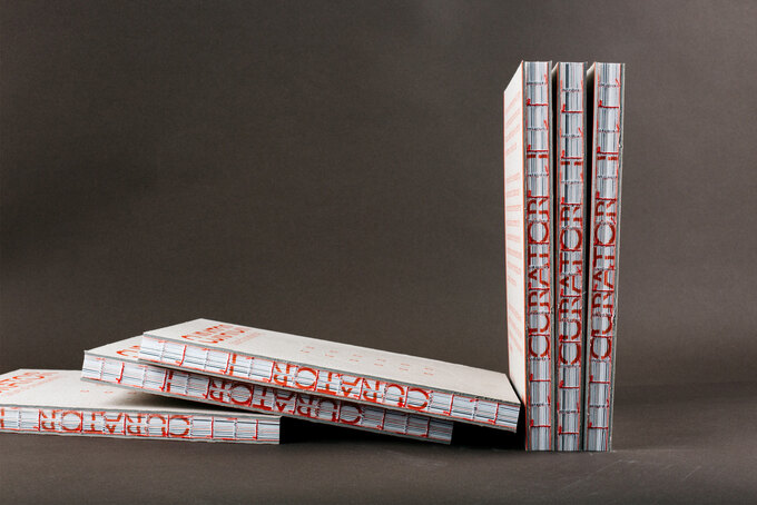 Steifbroschur als offene Fadenheftung