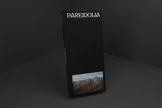 Hardcover mit aufgeklebtem Bild auf Titel