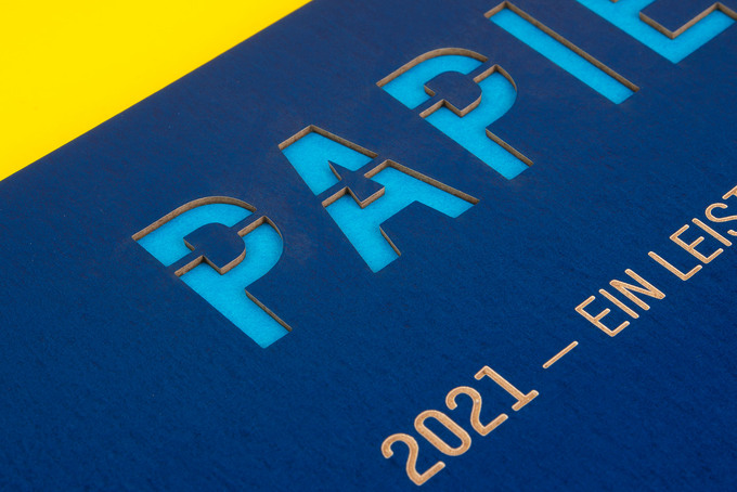 Laserstanzung und Lasergravur auf Buchdeckel