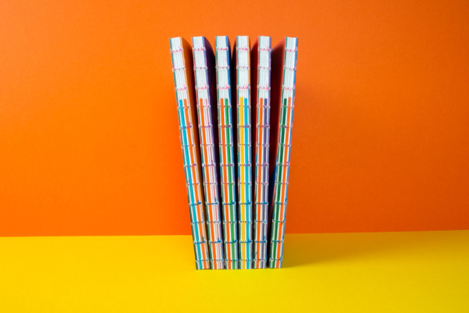 Offene Fadenheftung unterschiedliche Fäden