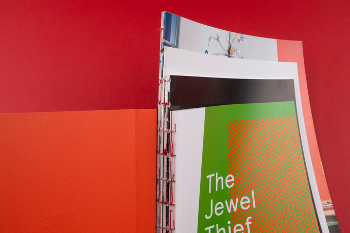 offene Fadenheftung als Schweizer Broschur