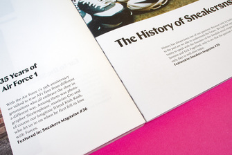 aufgeschlagene offene Fadenheftung mit farbigem Rücken