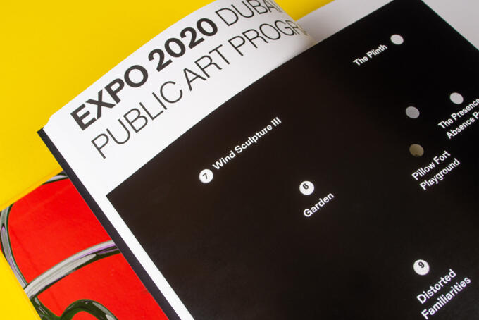 Papier mit runden Kreisen gestanzt